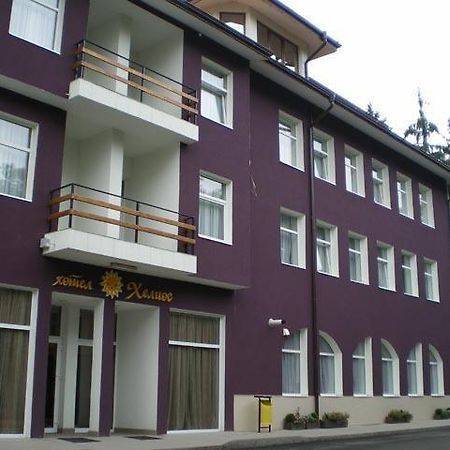 Family Hotel Helios Sevlievo Esterno foto