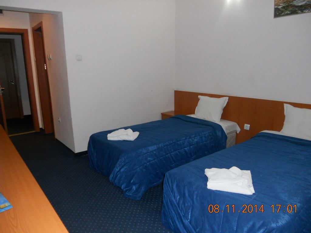 Family Hotel Helios Sevlievo Camera foto