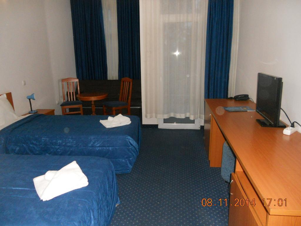 Family Hotel Helios Sevlievo Camera foto