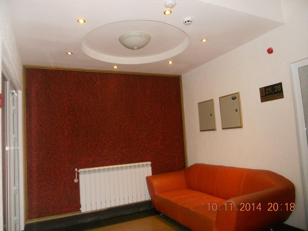 Family Hotel Helios Sevlievo Esterno foto