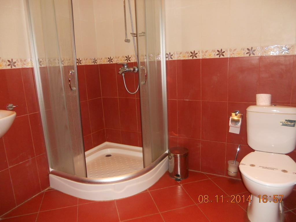 Family Hotel Helios Sevlievo Esterno foto